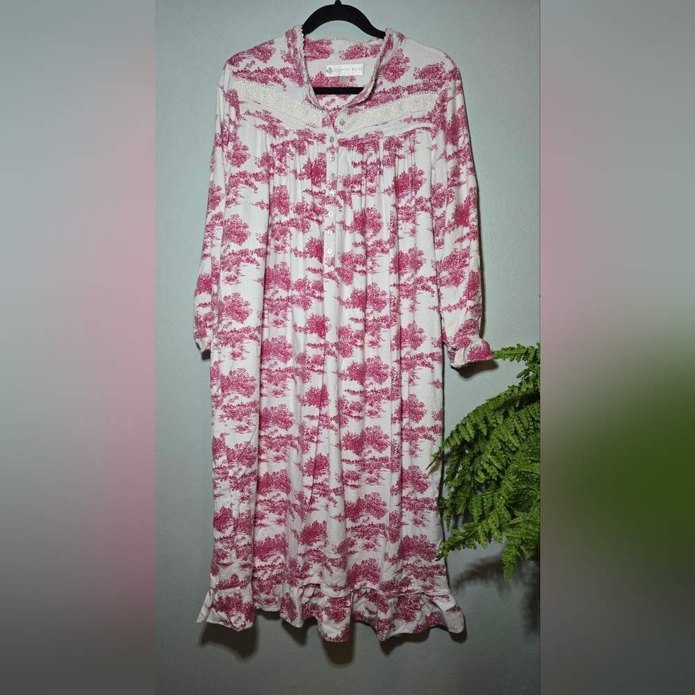 Eileen West Pink‎ Snd White Flannel Long Sleeve Nightgown — Size Small
